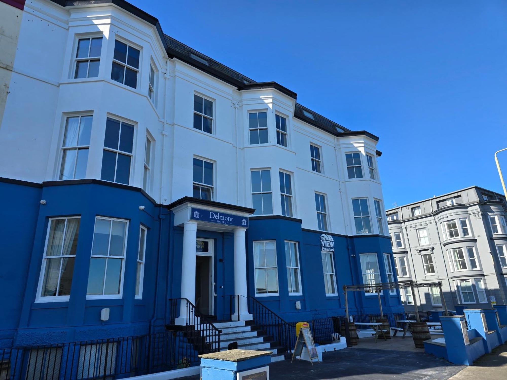 Delmont Hotel Scarborough Exterior photo